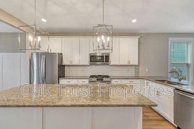 Building Photo - 3 Clearblue Lp