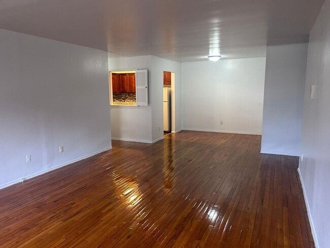 Interior Photo - Hampshire Court Apartments