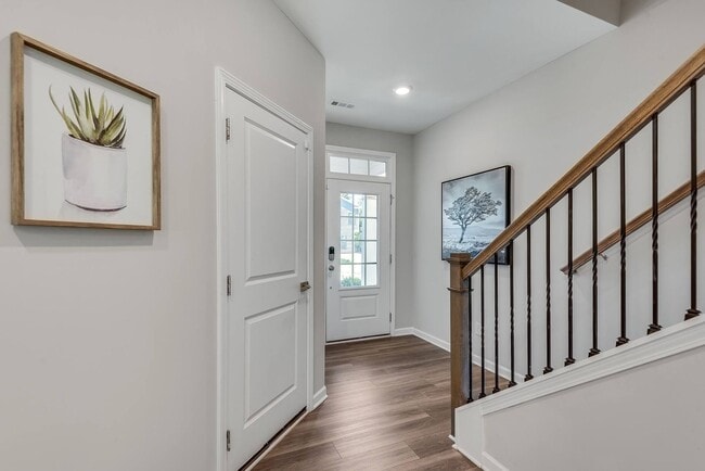 Building Photo - Bright, Modern, Spacious 4bd/3ba Home in Prime Scottdale Location