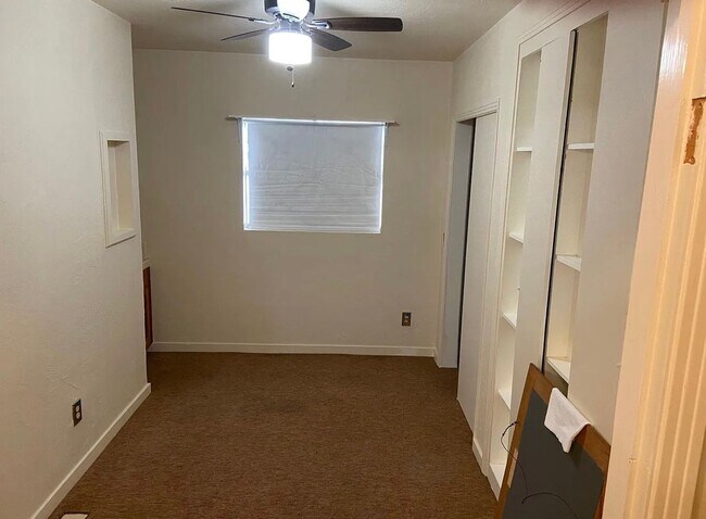 Building Photo - 3 bedroom, 2 bath westside Porterville