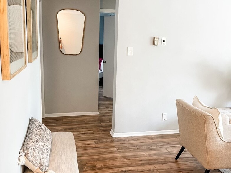 Building Photo - 1366 Garfield St