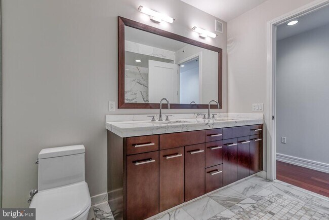 Building Photo - 1414 S Penn Square