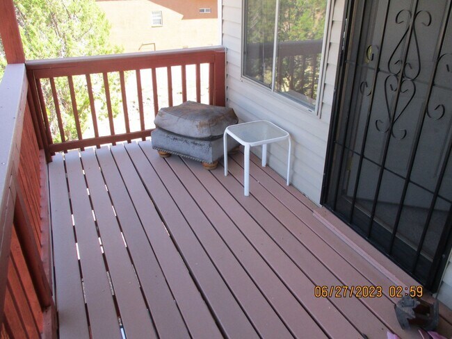 Building Photo - 1975 Village Dr