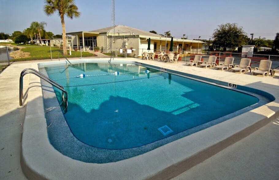 Building Photo - 3017 Saralake Blvd