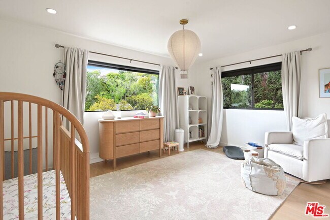 Building Photo - 2418 Canyon Oak Dr