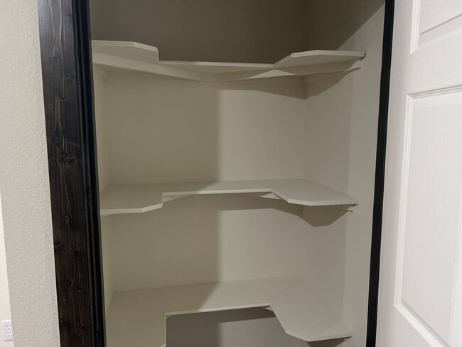 Building Photo - 2 bed 2 bath new build in 2024