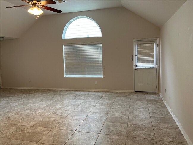 Building Photo - 14834 Waverly Hill Ln