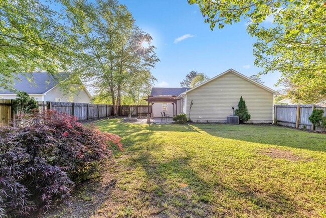 Building Photo - An adorable home! Pets Welcome!
