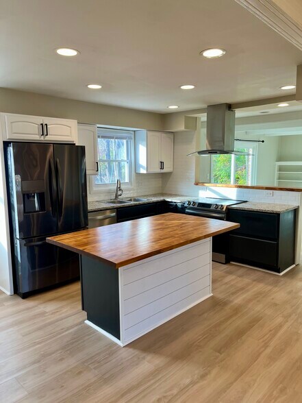 Kitchen - 3803 Brunswick Dr