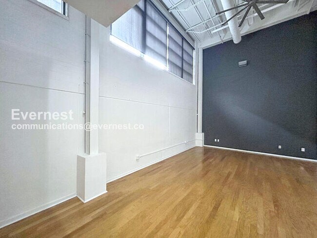 Building Photo - 415 S Front St