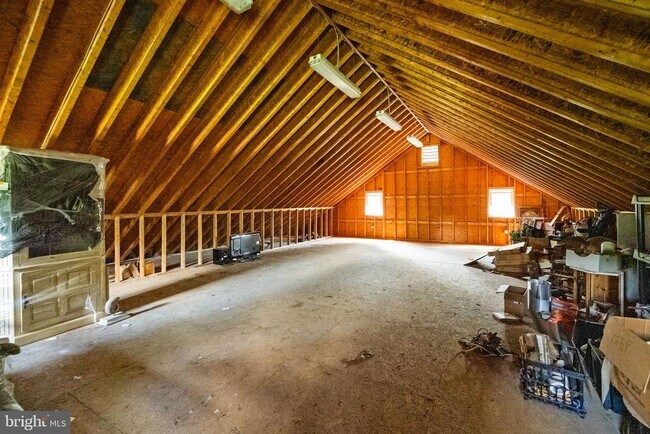 Building Photo - 36940 Philomont Rd