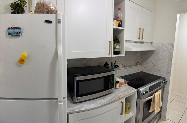 Building Photo - 5540 Tenth Ave