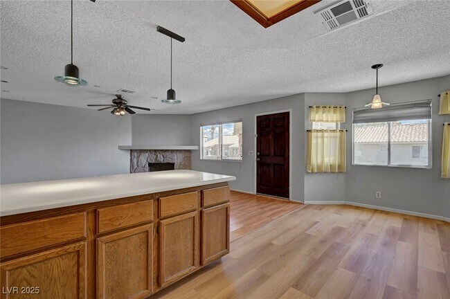 Building Photo - 913 Falconhead Ln