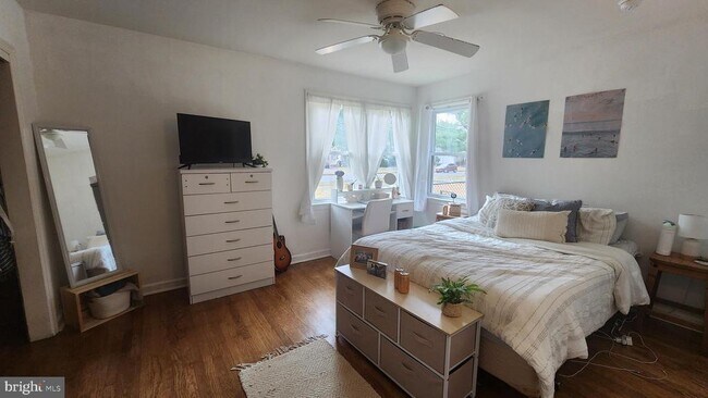 Building Photo - 211 University Blvd