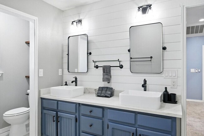 Building Photo - 749 Western Trail