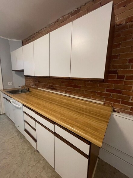 Building Photo - 63 Summer St