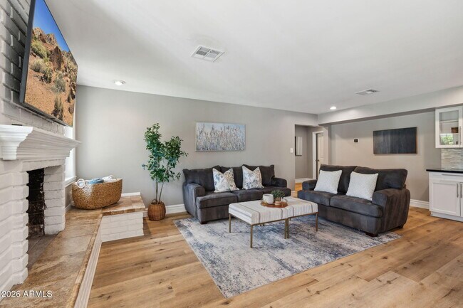 Building Photo - 5339 E Osborn Rd