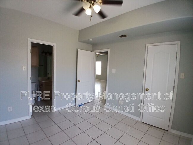 Building Photo - 14006 Fortuna Bay Dr