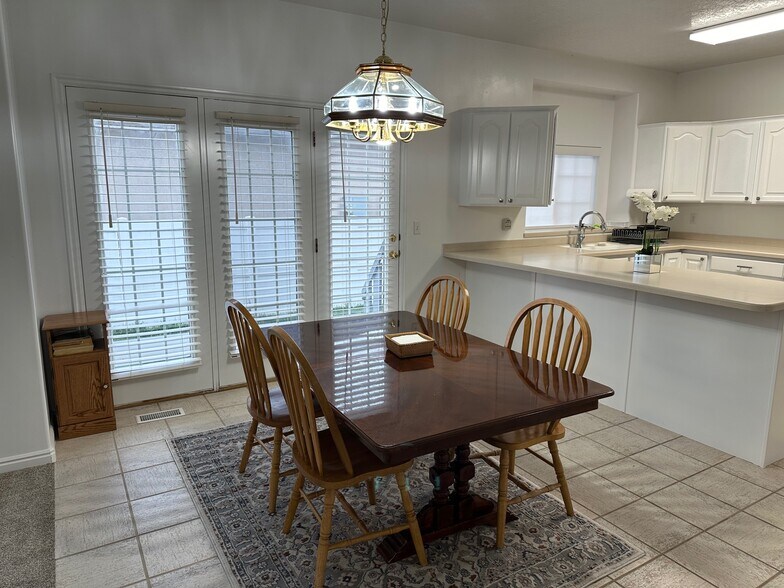 Building Photo - 2824 W Ivory Way