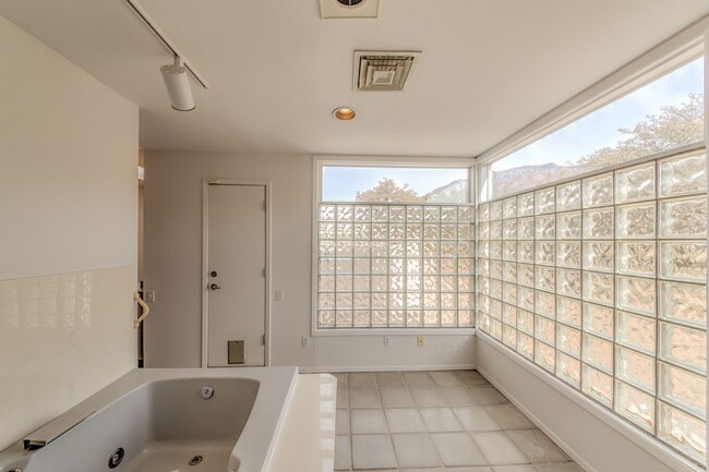 Building Photo - SANDIA HEIGHTS EXECUTIVE RENTAL 2+Story 3B...