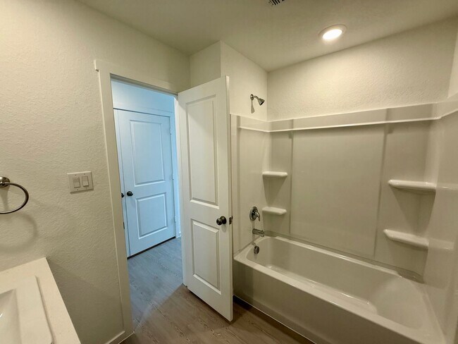 Building Photo - Brand NEW 4-bedroom, 2-bathroom home for l...