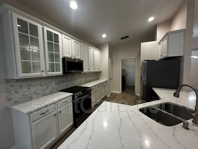 Building Photo - 1363 Glenwick Dr