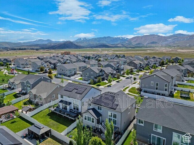 Building Photo - 12473 S Desert Mesa Dr