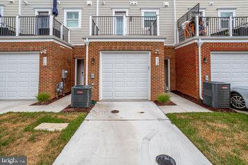 Building Photo - 612 Totten Pl NE
