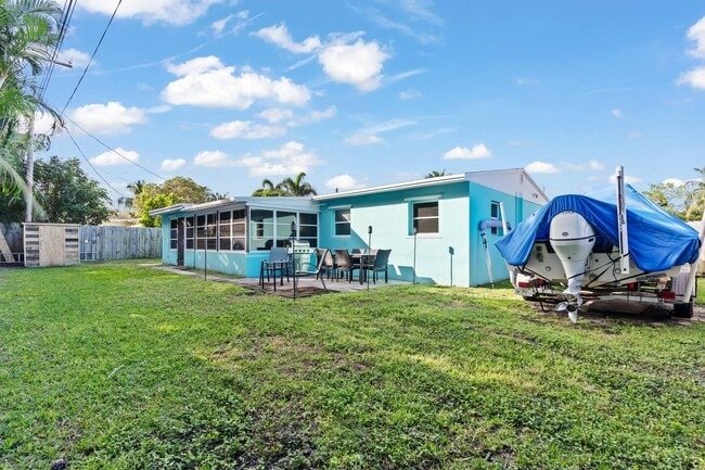 Building Photo - 1880 Kathy Ln