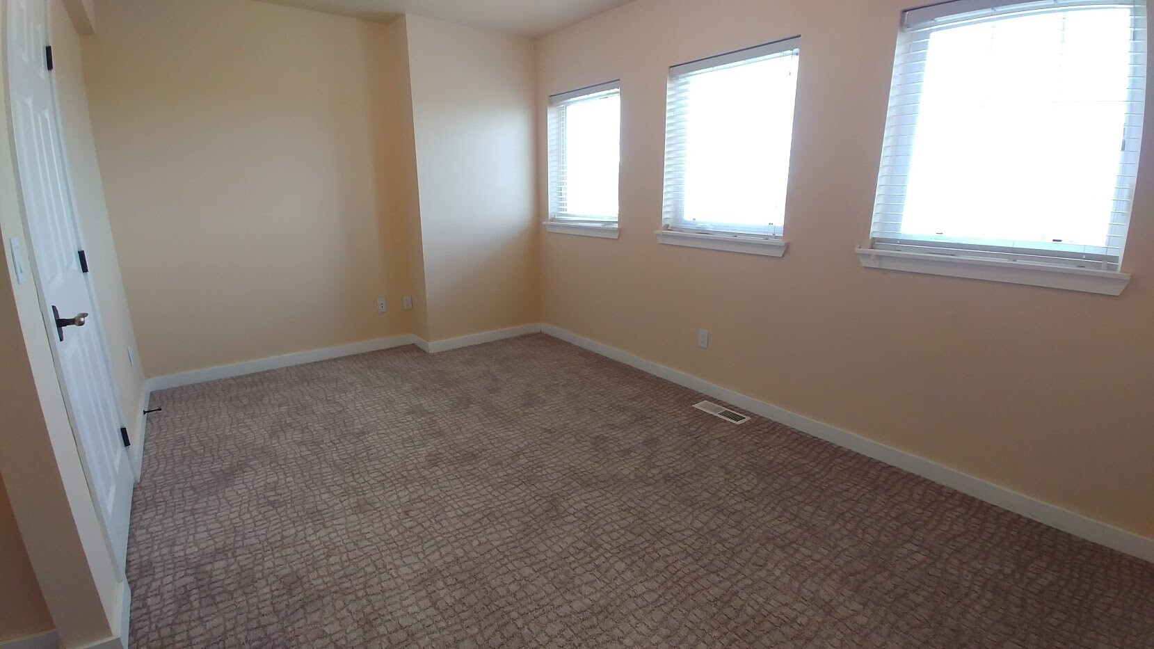 Building Photo - 2115 Westwood Dr