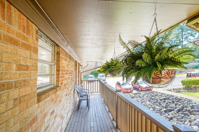 Building Photo - 125 Carl Dr