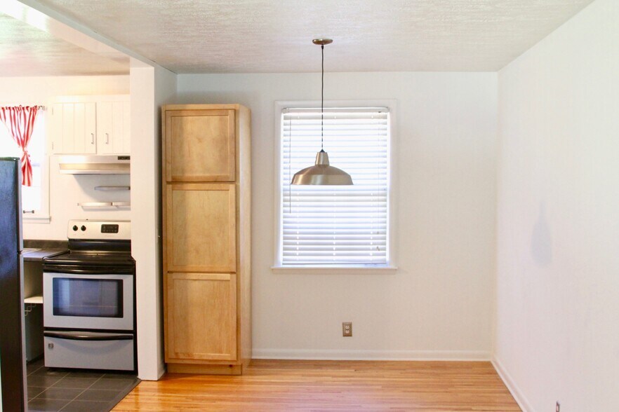Building Photo - 4807 Jeffery Dr