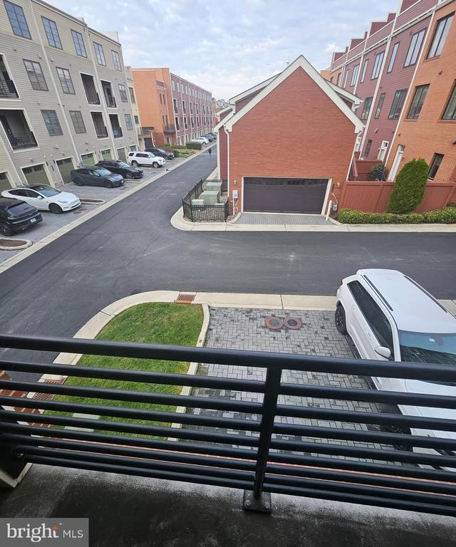 Building Photo - 620 E Howell Ave