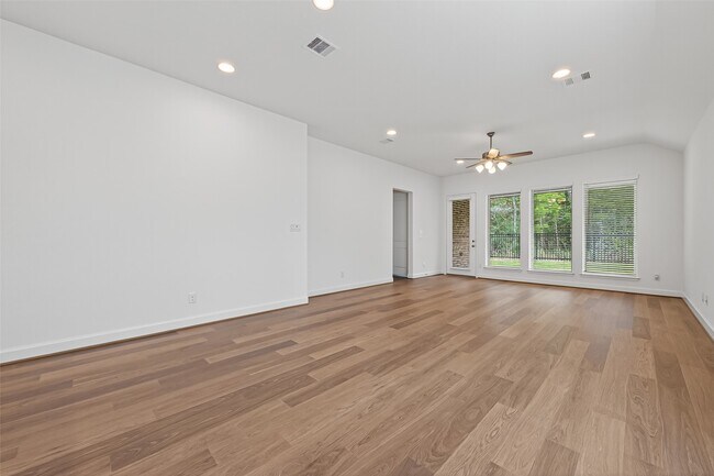 Building Photo - 122 Sierra Strm Ln