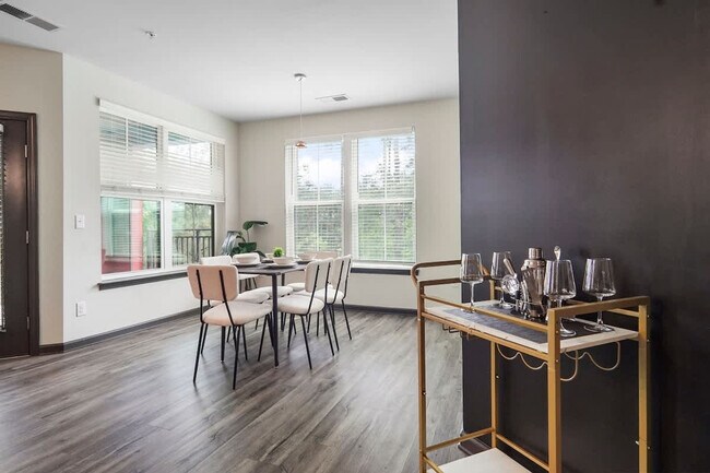 Building Photo - 1550 Dunn Rd