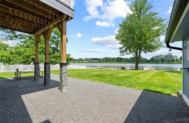 Building Photo - 13 E Edgewater Dr