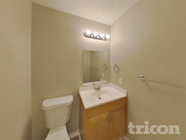 Building Photo - 10223 Canton Fld Dr