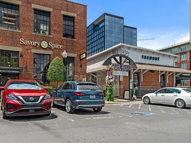 Building Photo - 415 Mather Green Ave