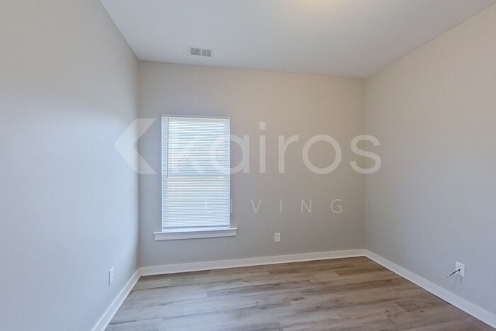 Building Photo - 7071 Shadesbrook Dr