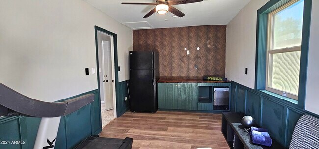 Building Photo - 4912 E Friess Dr