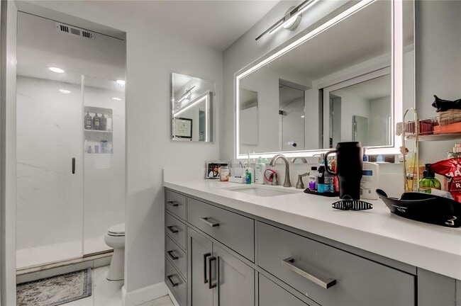 Building Photo - 7321 Central Ave