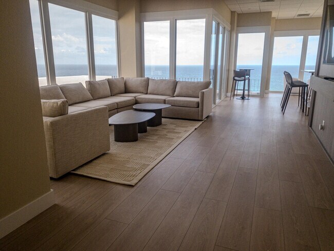 Building Photo - 1370 S Ocean Blvd
