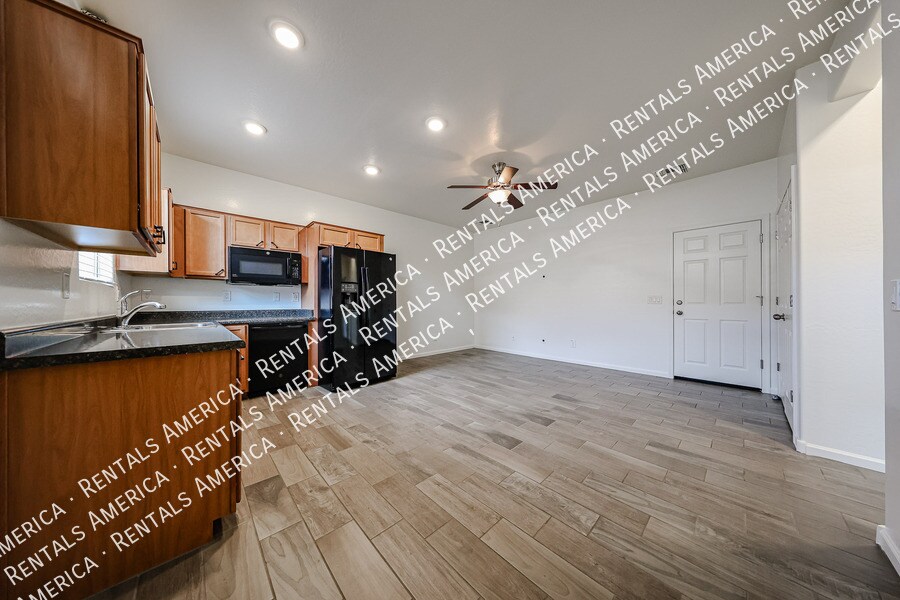 Building Photo - 11039 E Verbina Ln