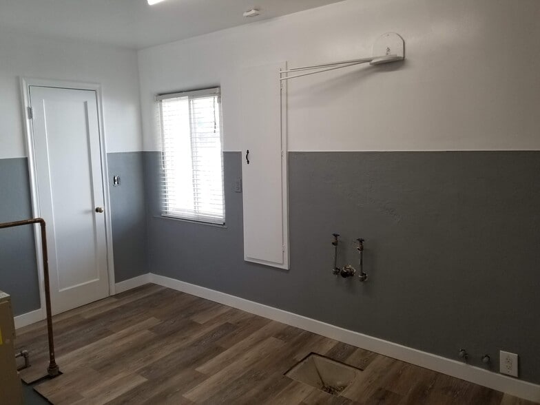 Laundry/mudroom - 170 N Harrison Blvd Main