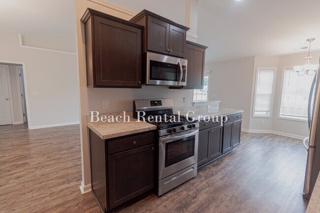 Building Photo - 3 Bedroom ~ Close to Historic Downtown Conway