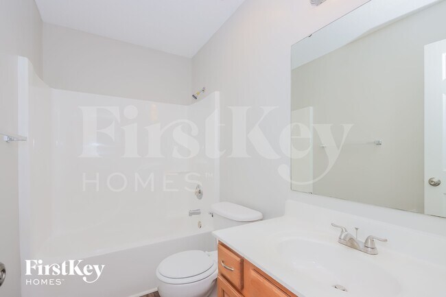 Building Photo - 145 Golden Valley Dr
