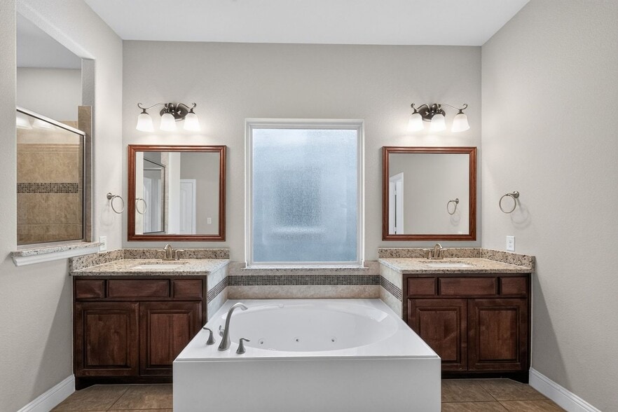 Building Photo - 3716 Carlsbad Way