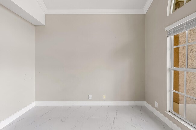 Building Photo - 2962 SW Coastal Terrace