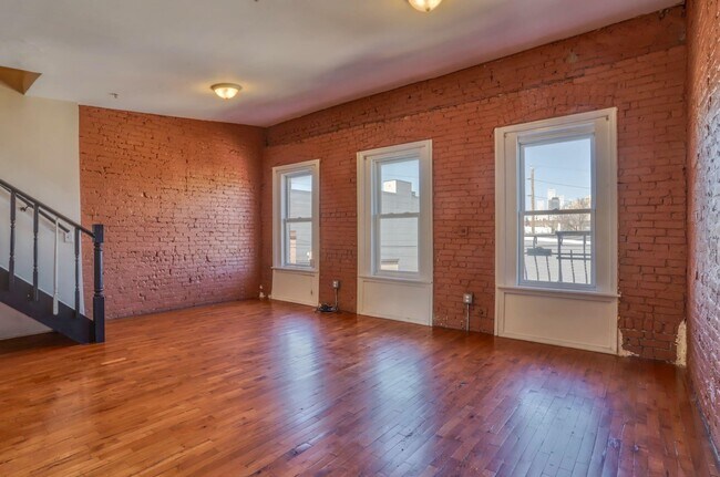 Building Photo - 37 Harmon St