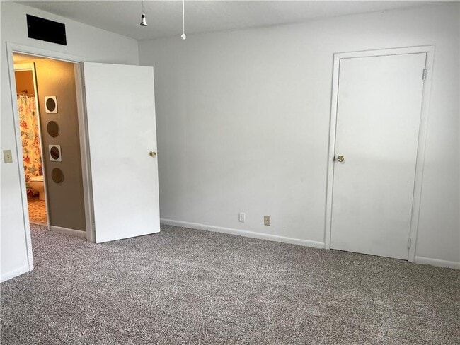 Building Photo - 1500 Demere Rd